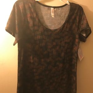 LulaRoe Classic Tee-Small